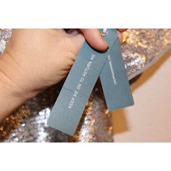 Court and Rowe new silver gray sequin top key hole back size medium - Picture 5 of 10